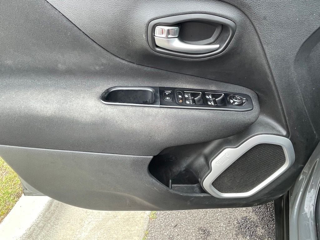 2021 Jeep Renegade Latitude ONE OWNER / CLEAN CARFAX