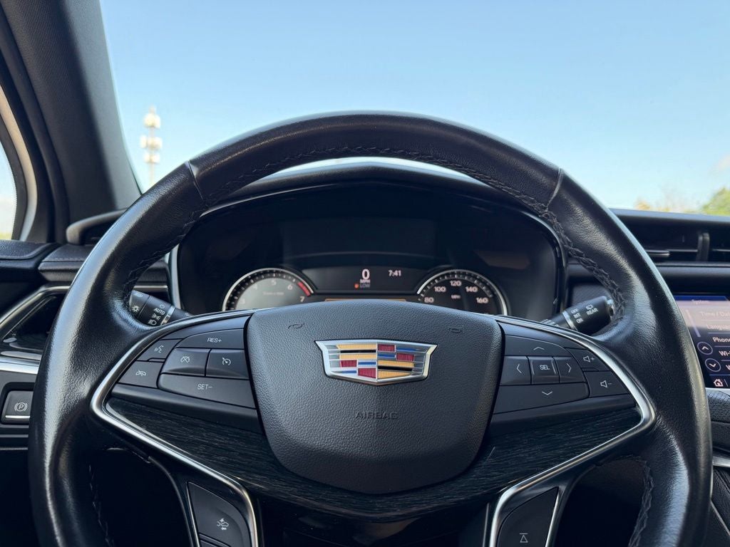 2022 Cadillac XT5 Premium Luxury