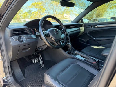 2021 Volkswagen Passat 2.0T R-Line R-Line w/ Sunroof