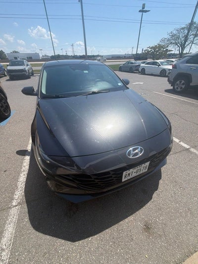 2022 Hyundai ELANTRA SE