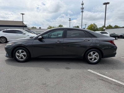 2022 Hyundai ELANTRA SE