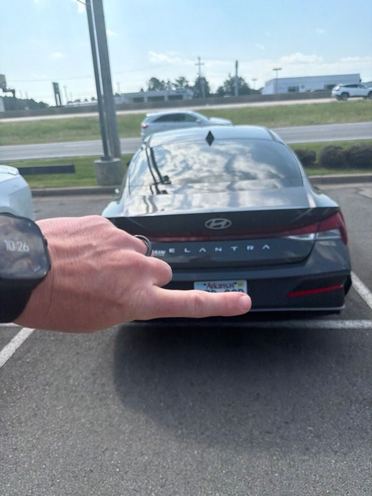 2024 Hyundai ELANTRA SE