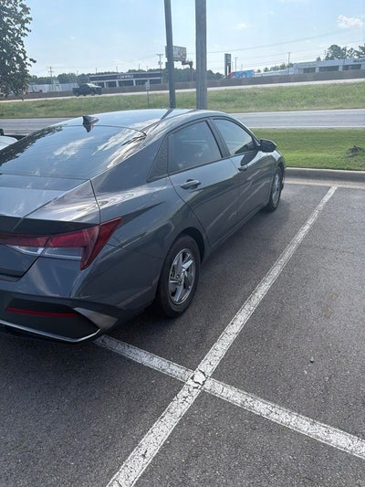 2024 Hyundai ELANTRA SE