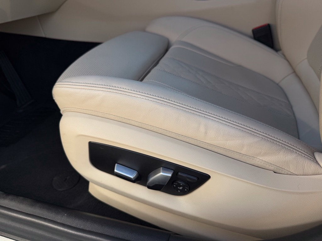2022 BMW 5 Series 540i xDrive *Live Cockpit Pro/ Convenience Pkg