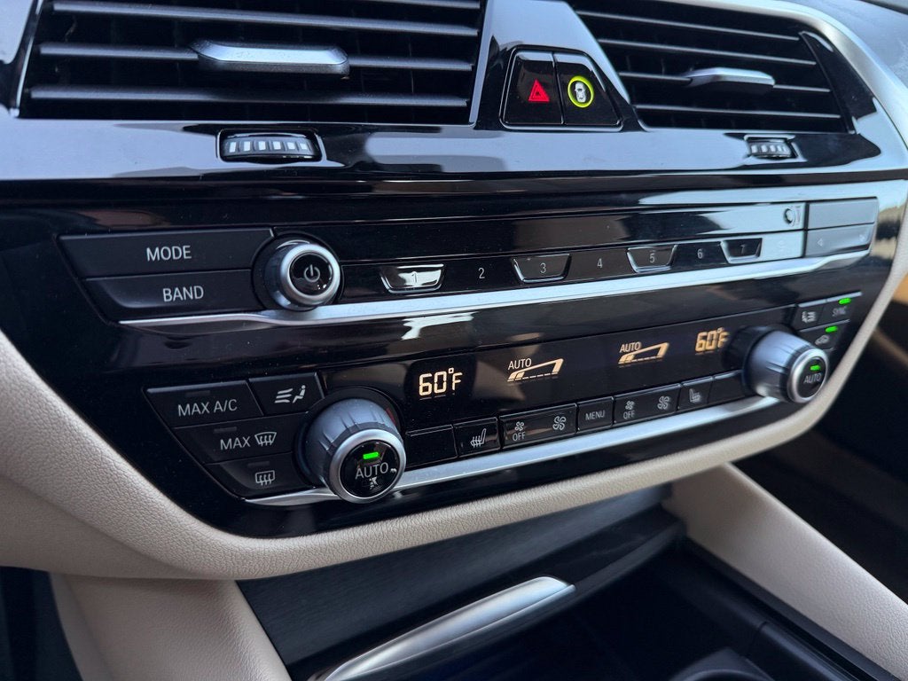 2022 BMW 5 Series 540i xDrive *Live Cockpit Pro/ Convenience Pkg