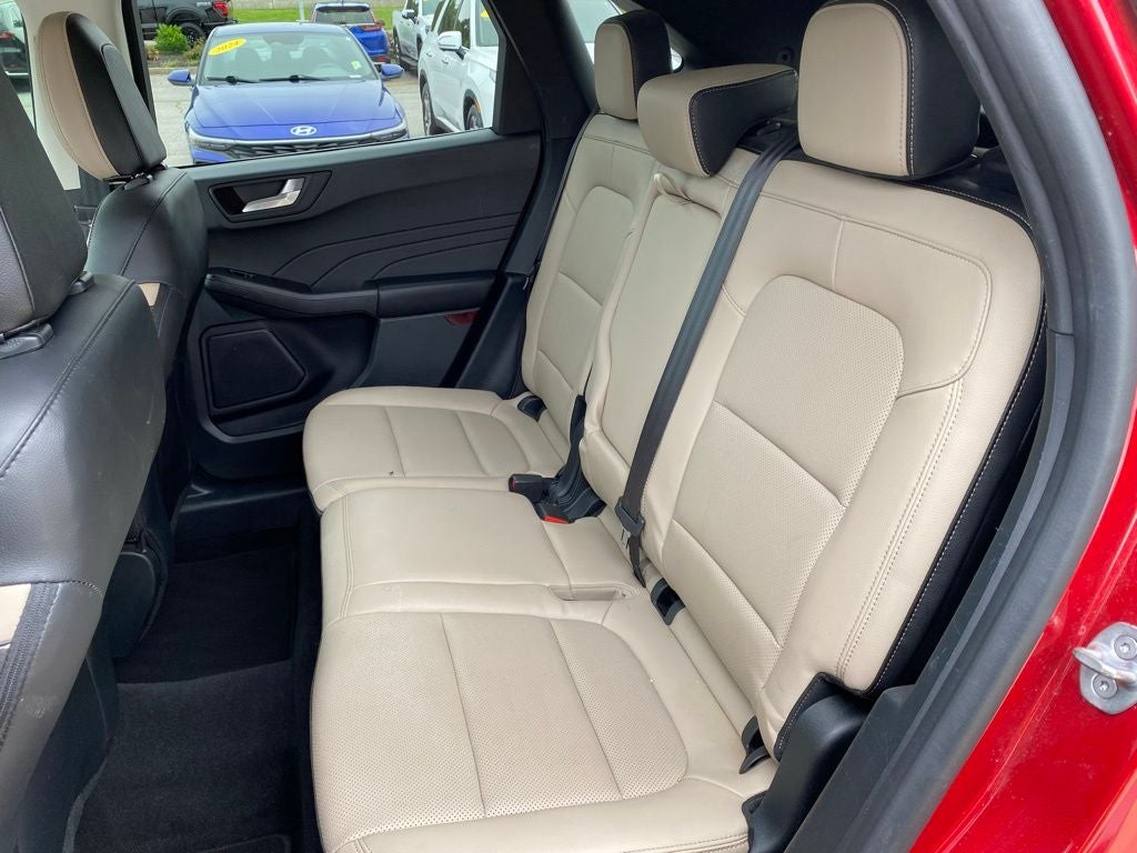 2022 Ford Escape Titanium