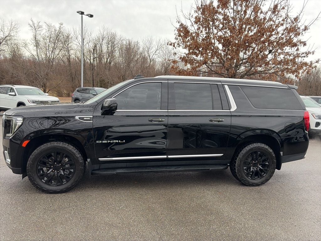 2022 GMC Yukon XL Denali AWD BLACKOUT