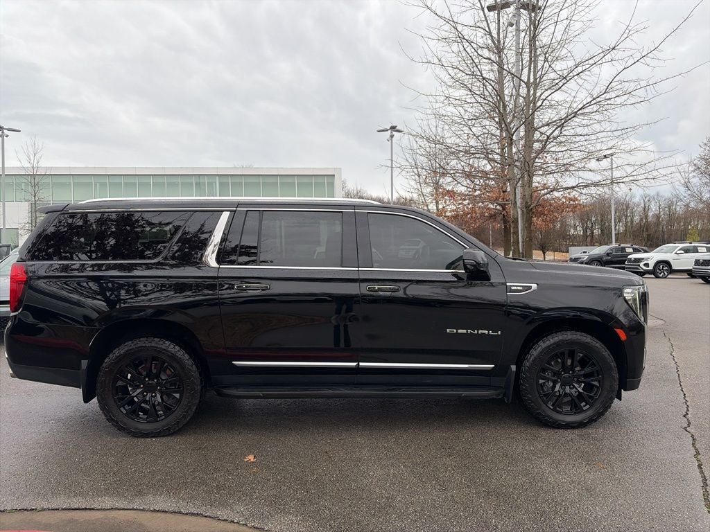 2022 GMC Yukon XL Denali AWD BLACKOUT