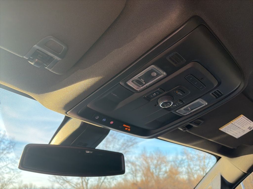 2022 Chevrolet Tahoe RST 8 PASSENGER! RST 4WD CLEAN CARFAX