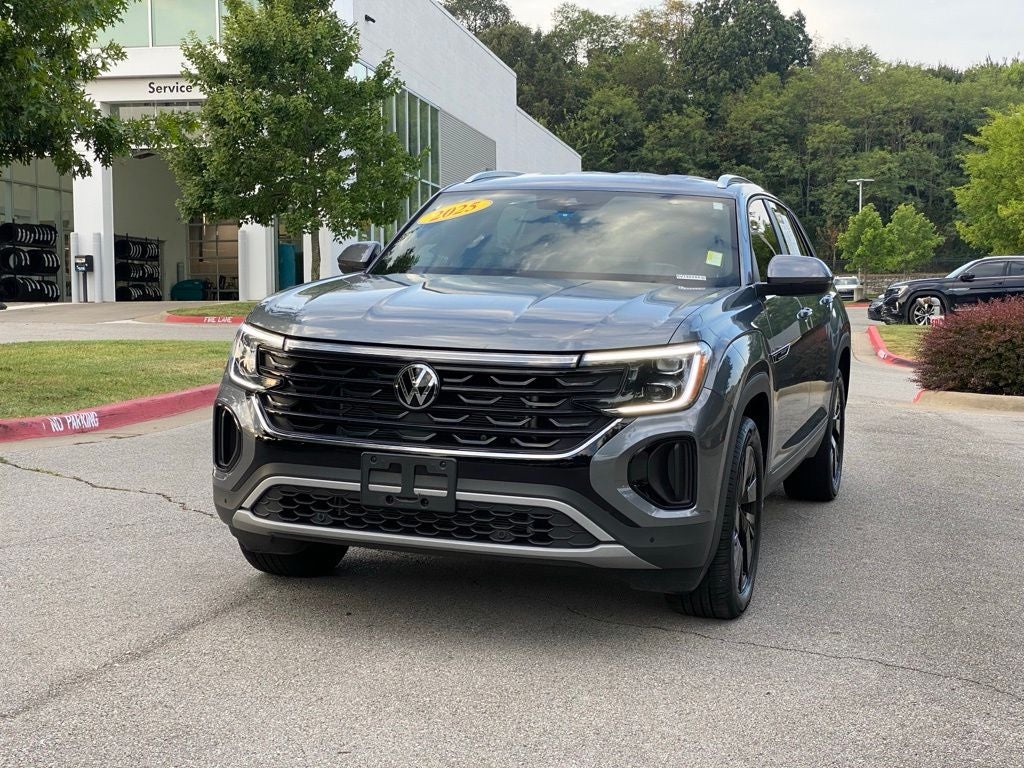 2025 Volkswagen Atlas Cross Sport 2.0T SE w/Technology