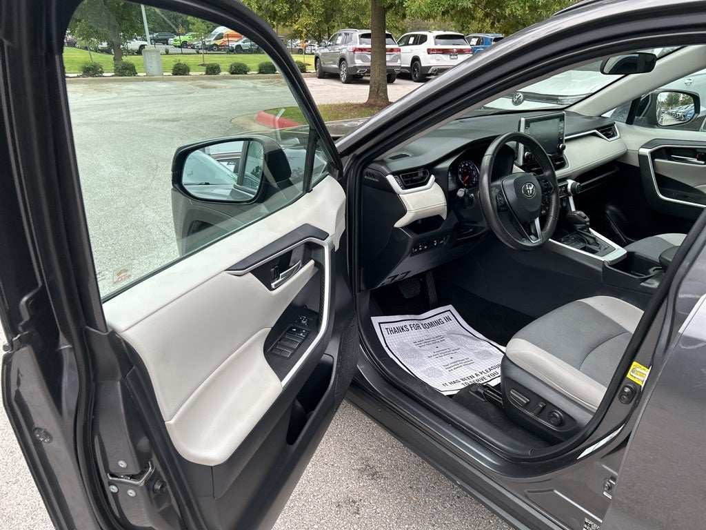 2022 Toyota RAV4 XLE