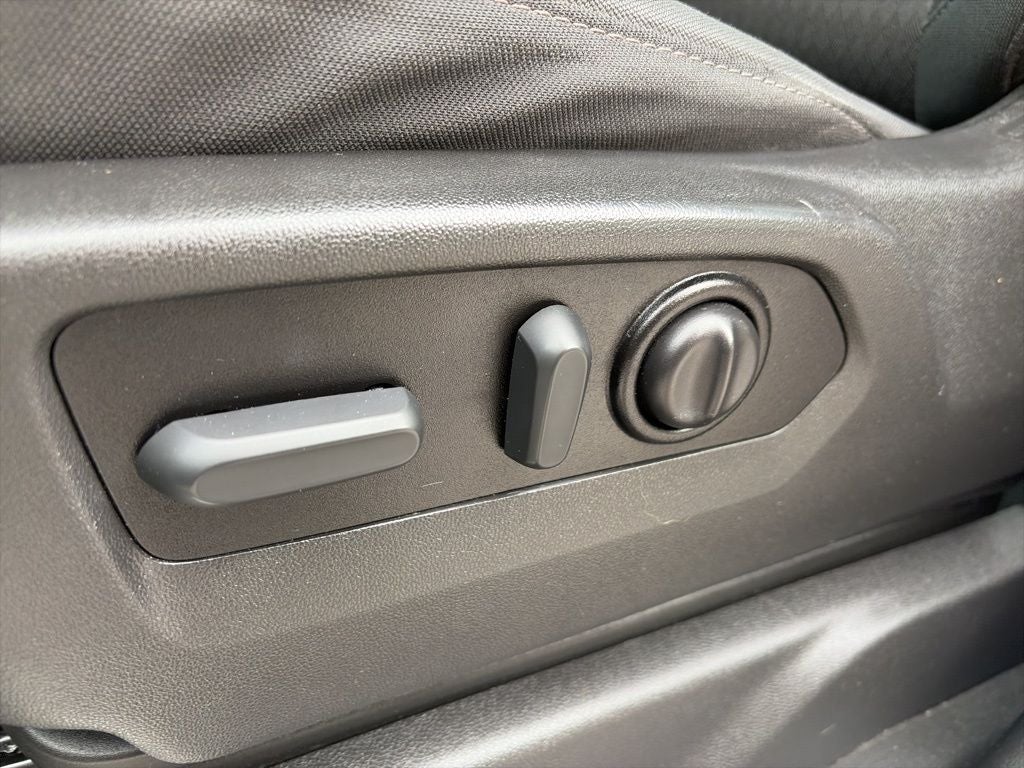 2021 Chevrolet Silverado 1500 LT 5.3L V8 CLEAN CARFAX!