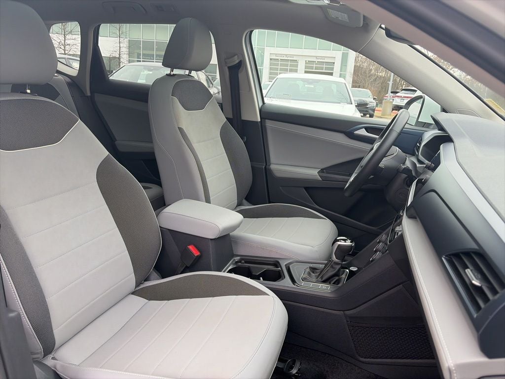 2024 Volkswagen Taos 1.5T SE Clean CARFAX 1-Owner