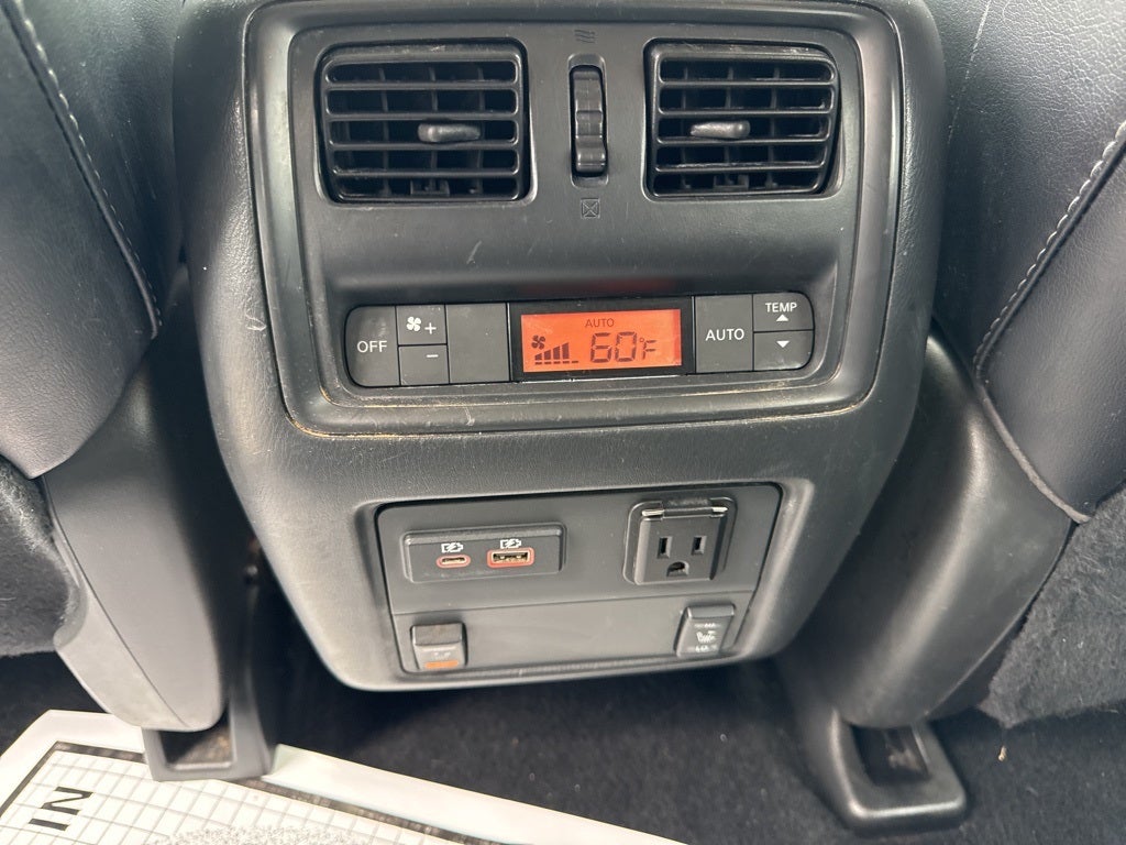 2020 Nissan Pathfinder SL