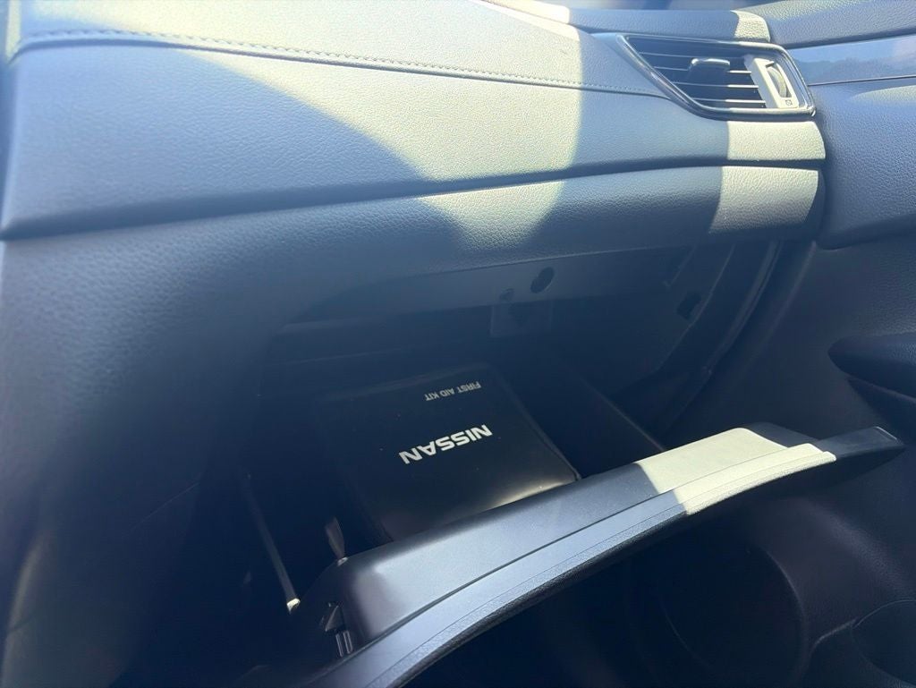 2018 Nissan Rogue SV CLEAN CARFAX LOW MILES