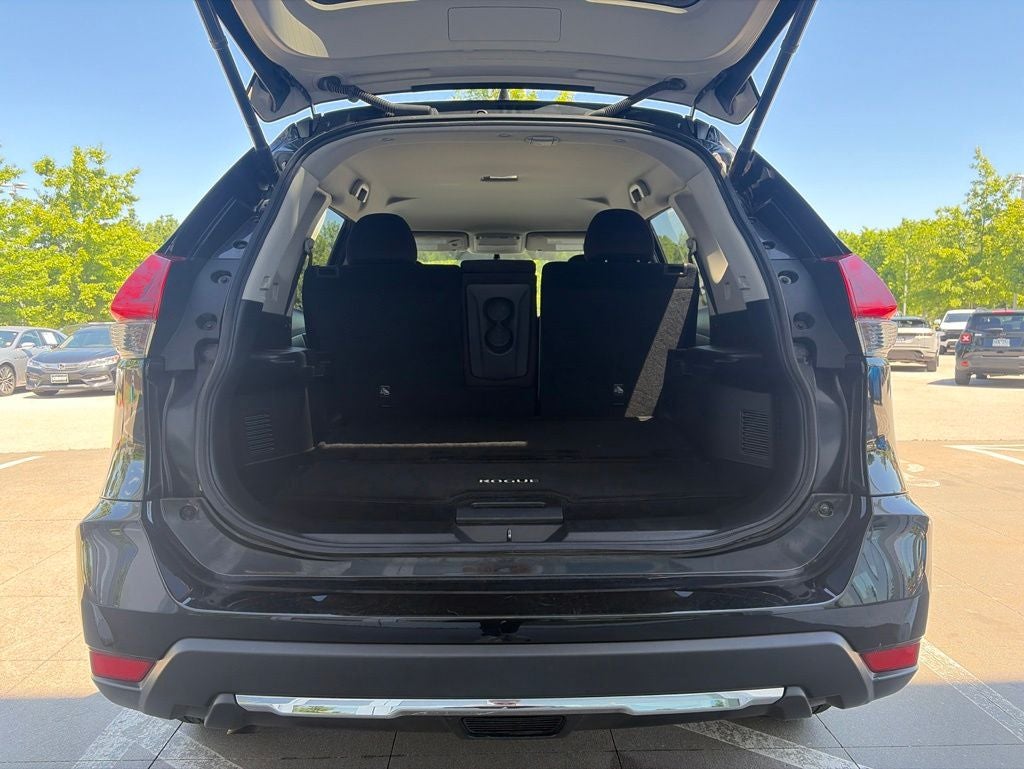 2018 Nissan Rogue SV CLEAN CARFAX LOW MILES
