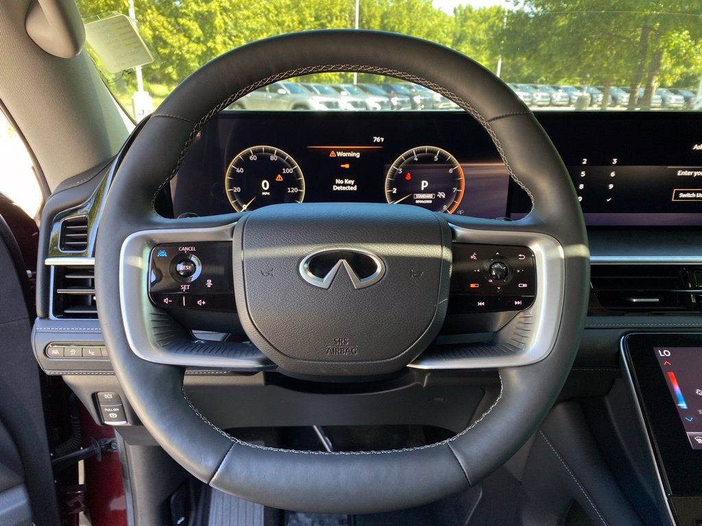 2025 INFINITI QX80 LUXE