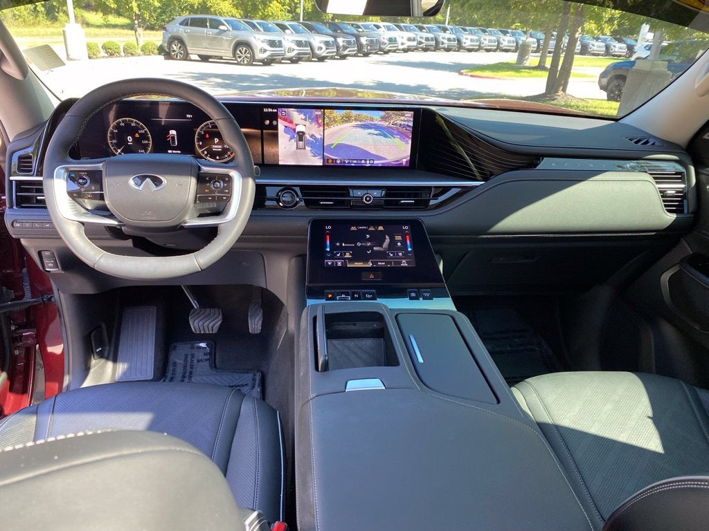 2025 INFINITI QX80 LUXE