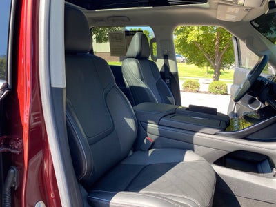 2025 INFINITI QX80 LUXE
