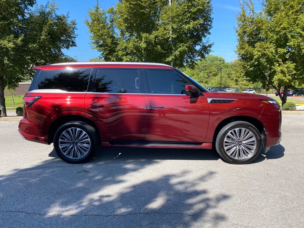 2025 INFINITI QX80 LUXE