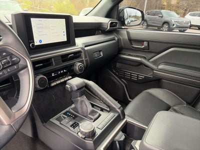 2025 Toyota 4Runner SR5 CLEAN 1 OWNER CARFAX 4WD AND CUSTOM LEATHER