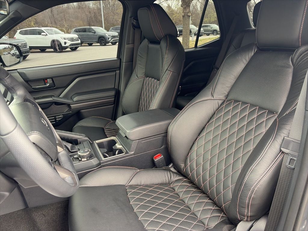 2025 Toyota 4Runner SR5 CLEAN 1 OWNER CARFAX 4WD AND CUSTOM LEATHER