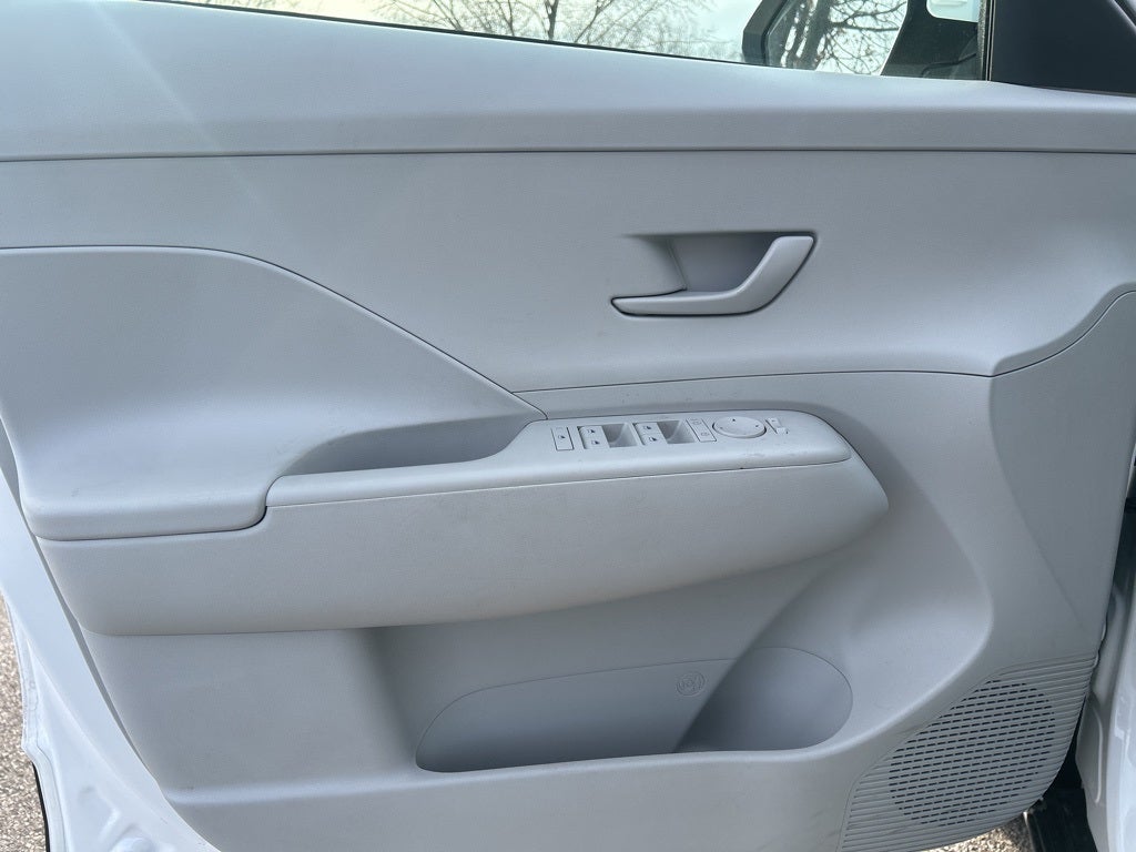 2025 Hyundai KONA SEL GREAT GAS MILEAGE, LOW PAYMENTS!