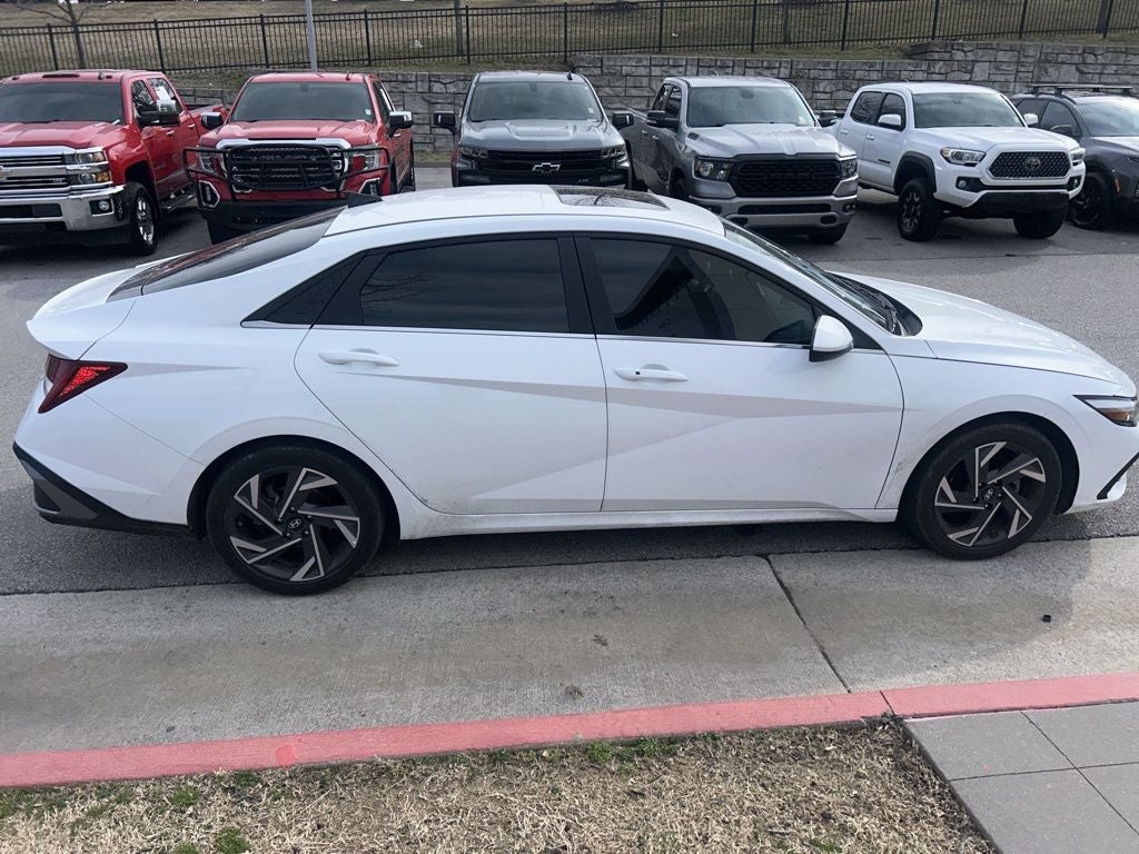 2024 Hyundai ELANTRA SEL