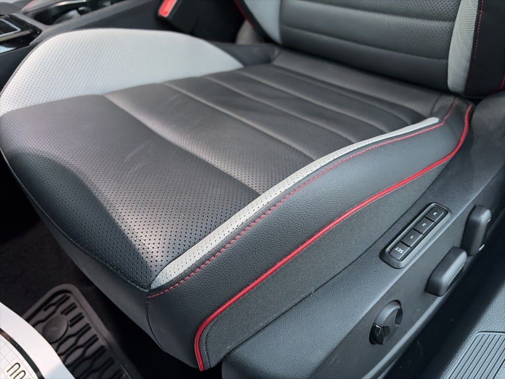 2024 Volkswagen Golf GTI 2.0T SE 1 OWNER LOCAL TRADE