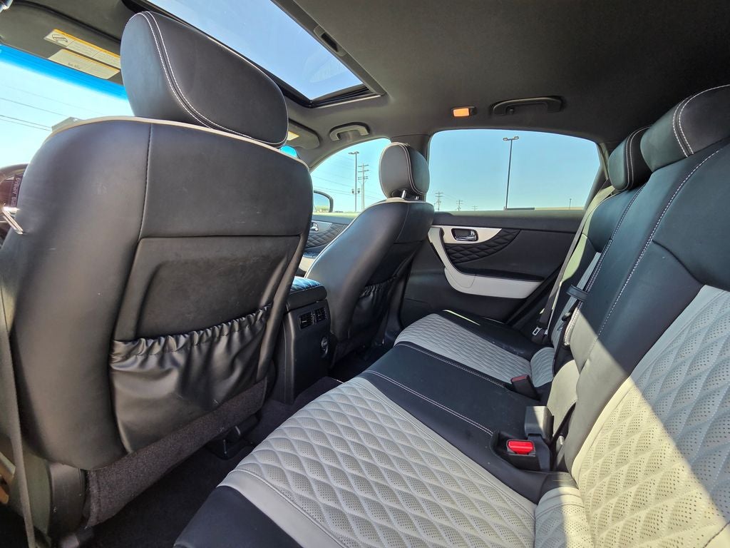 2017 INFINITI QX70 Base