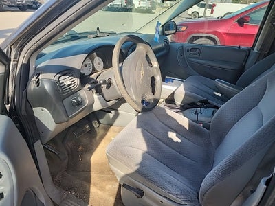2006 Chrysler Town & Country SWB VAN BASE