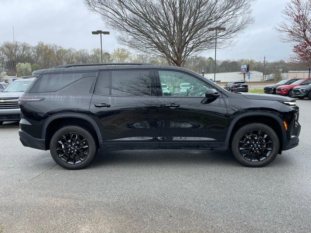 2024 Chevrolet Traverse LT