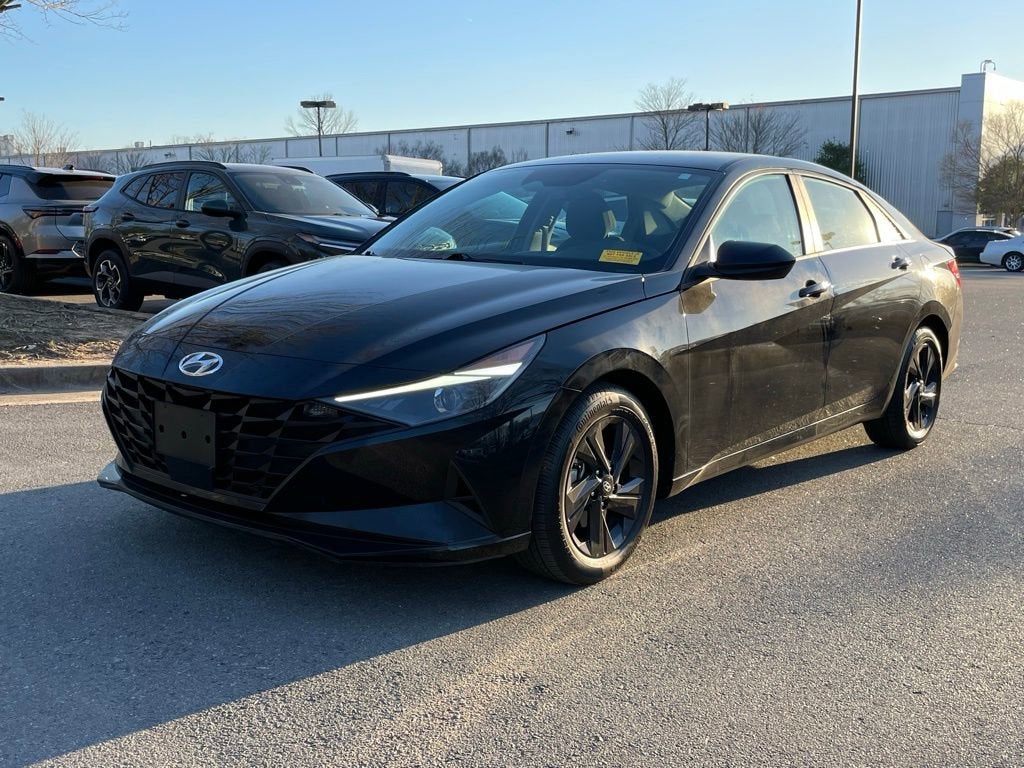 2022 Hyundai ELANTRA SEL