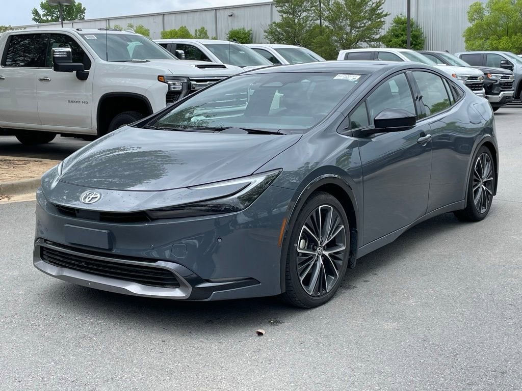 2025 Toyota Prius LE