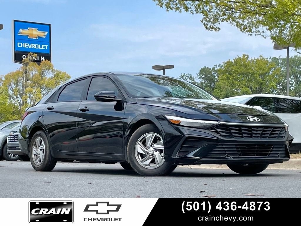 2025 Hyundai ELANTRA SE
