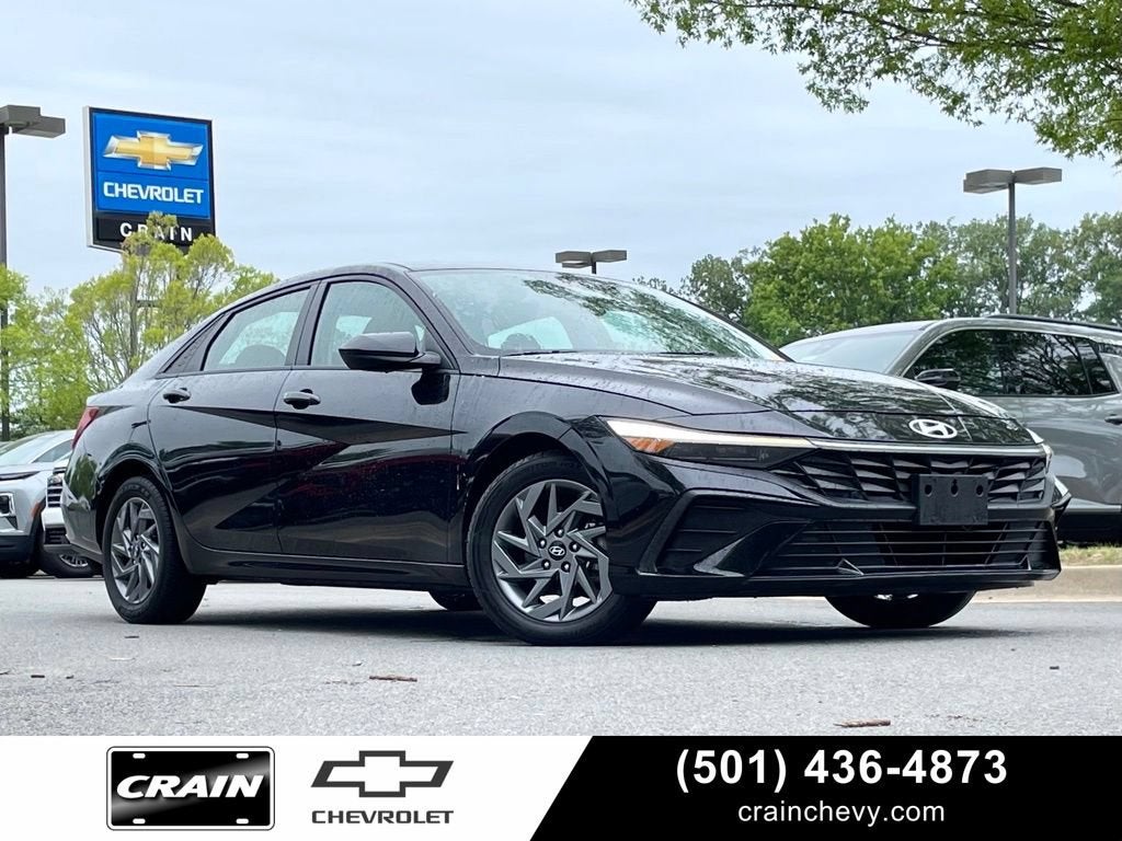 2024 Hyundai ELANTRA SEL