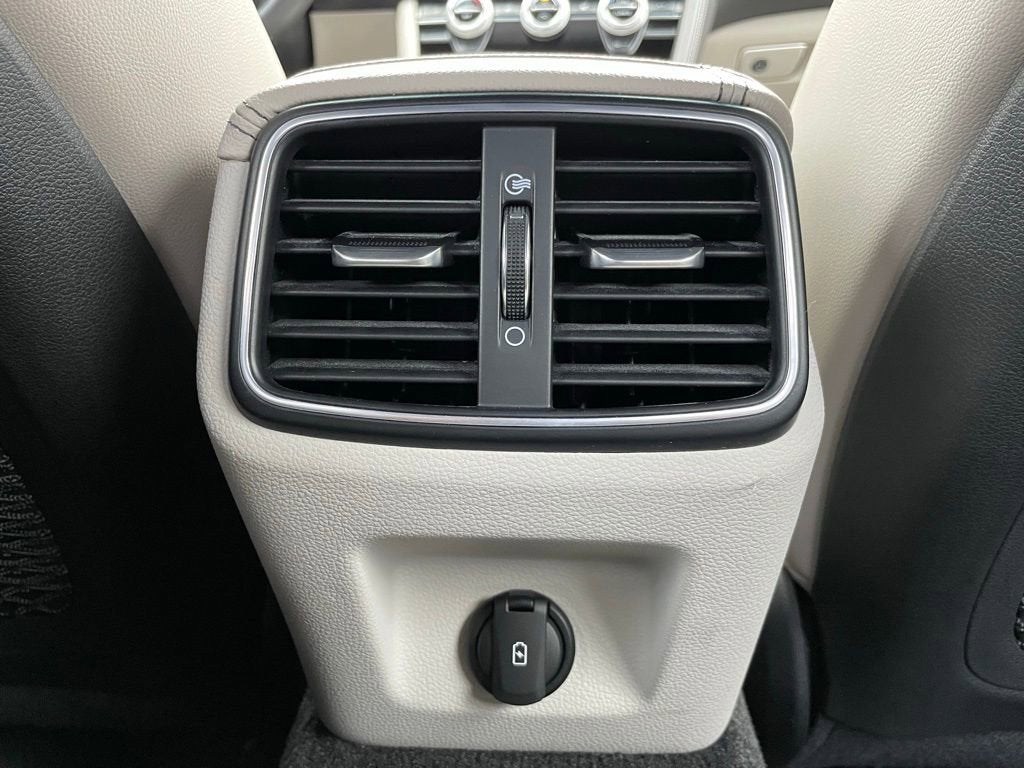 2022 Genesis G70 2.0T