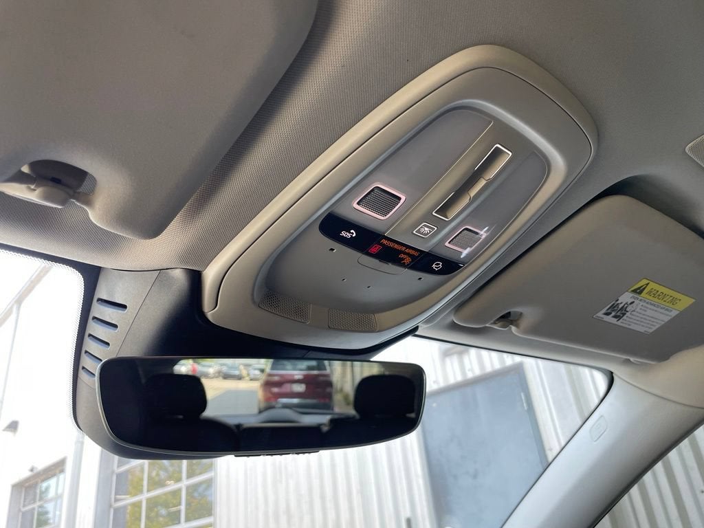2023 Volvo XC60 Plus Dark Theme