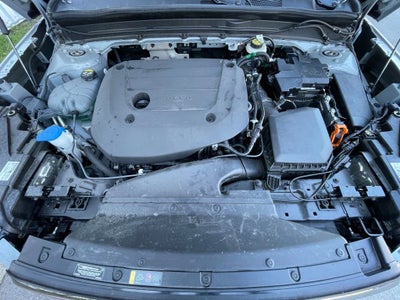 2025 Volvo XC40 Core Bright Theme