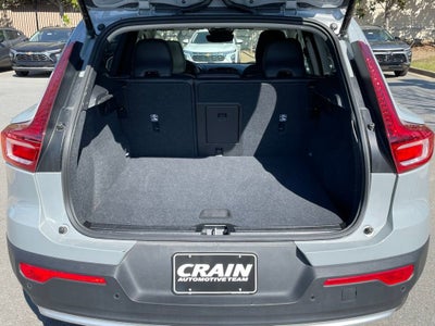 2025 Volvo XC40 Core Bright Theme