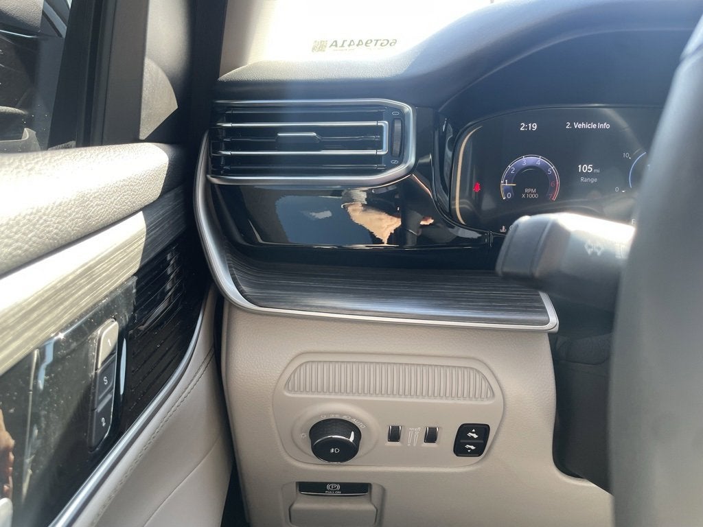 2023 Jeep Wagoneer L Series II