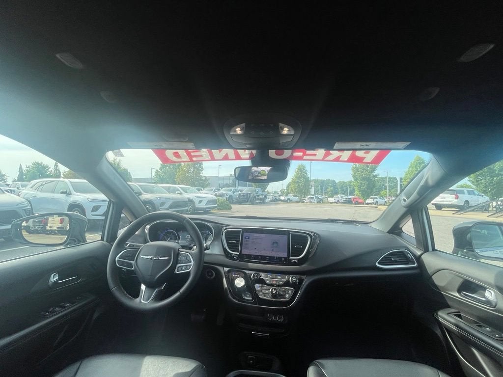 2025 Chrysler Pacifica Select