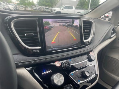 2023 Chrysler Pacifica Hybrid Touring L