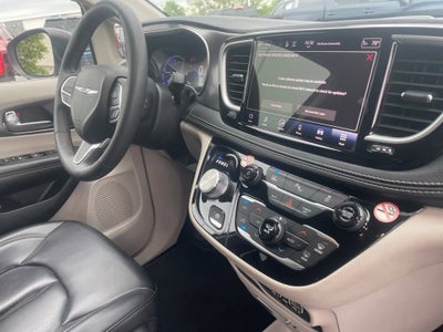 2023 Chrysler Pacifica Hybrid Touring L