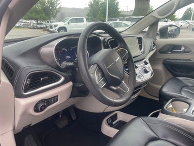 2023 Chrysler Pacifica Hybrid Touring L
