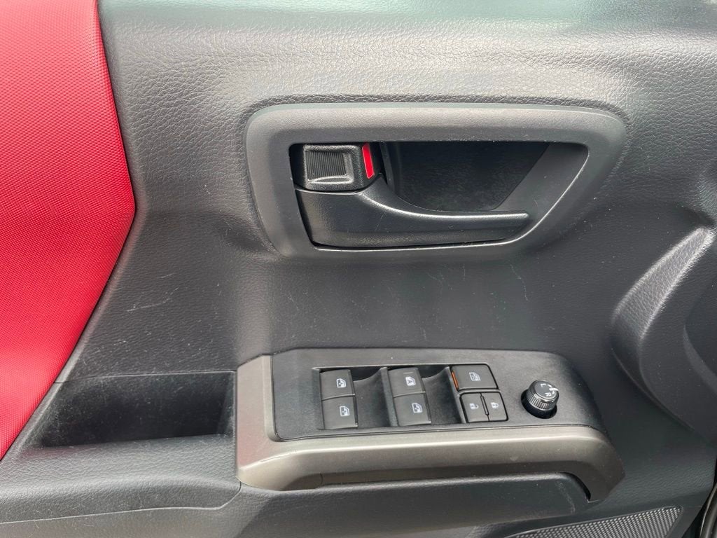 2022 Toyota Tacoma 2WD SR5