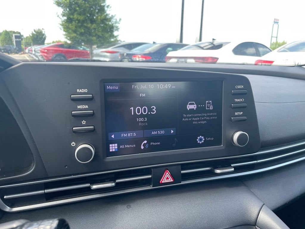 2022 Hyundai ELANTRA SE