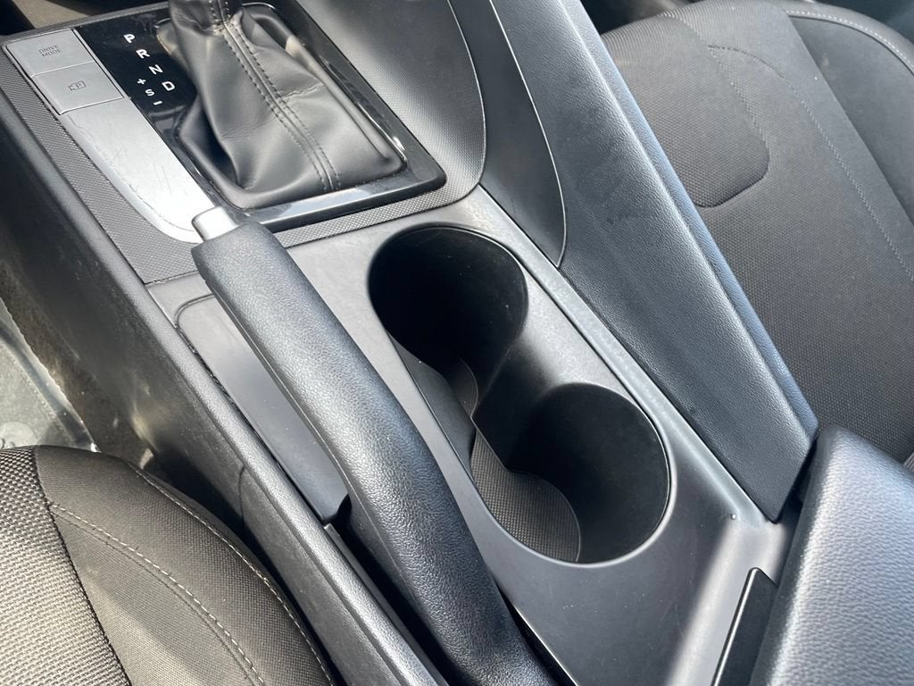 2022 Hyundai ELANTRA SE