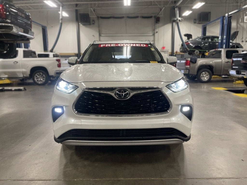 2022 Toyota Highlander Platinum