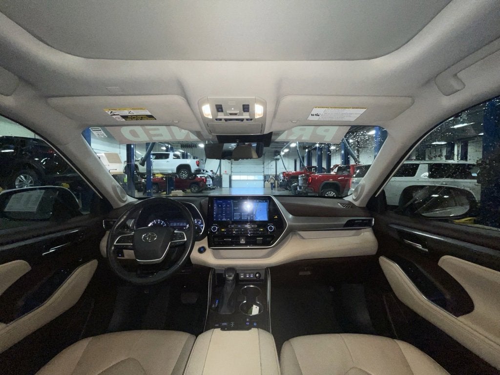 2022 Toyota Highlander Platinum